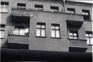 Mauer an der Harzer Straße in Neukölln. Foto: Ulrich Horb