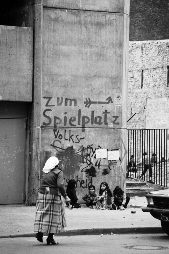 Spielplatz: Dresdener Straße, achtziger Jahre. Foto: Ulrich Horb