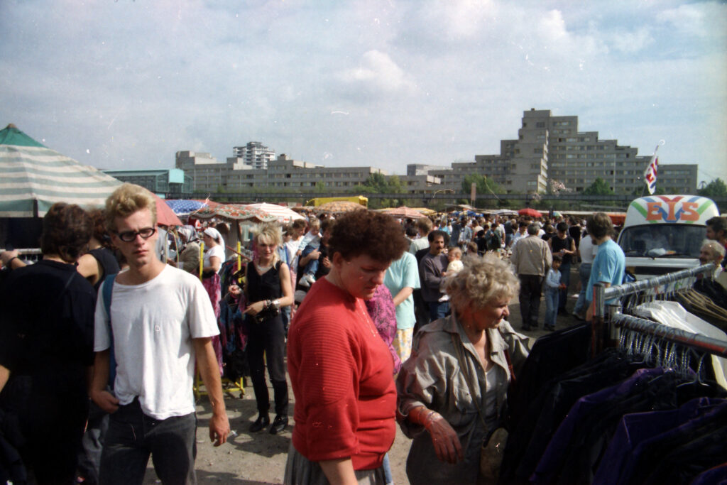 Krempelmarkt am Reichpietschufer 1990. Foto: Ulrich Horb